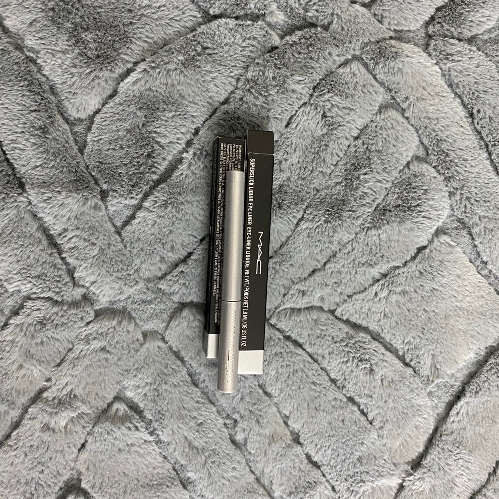 RARE New MAC Superslick liquid eye liner Nocturnal